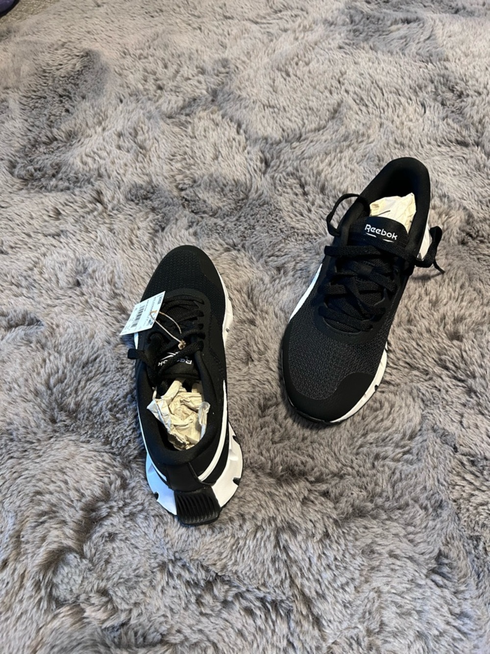 NWT Reebok Kids Black and White Zig Dynamica 2.0 Sneakers. Never worn. - Picture 7 of 11